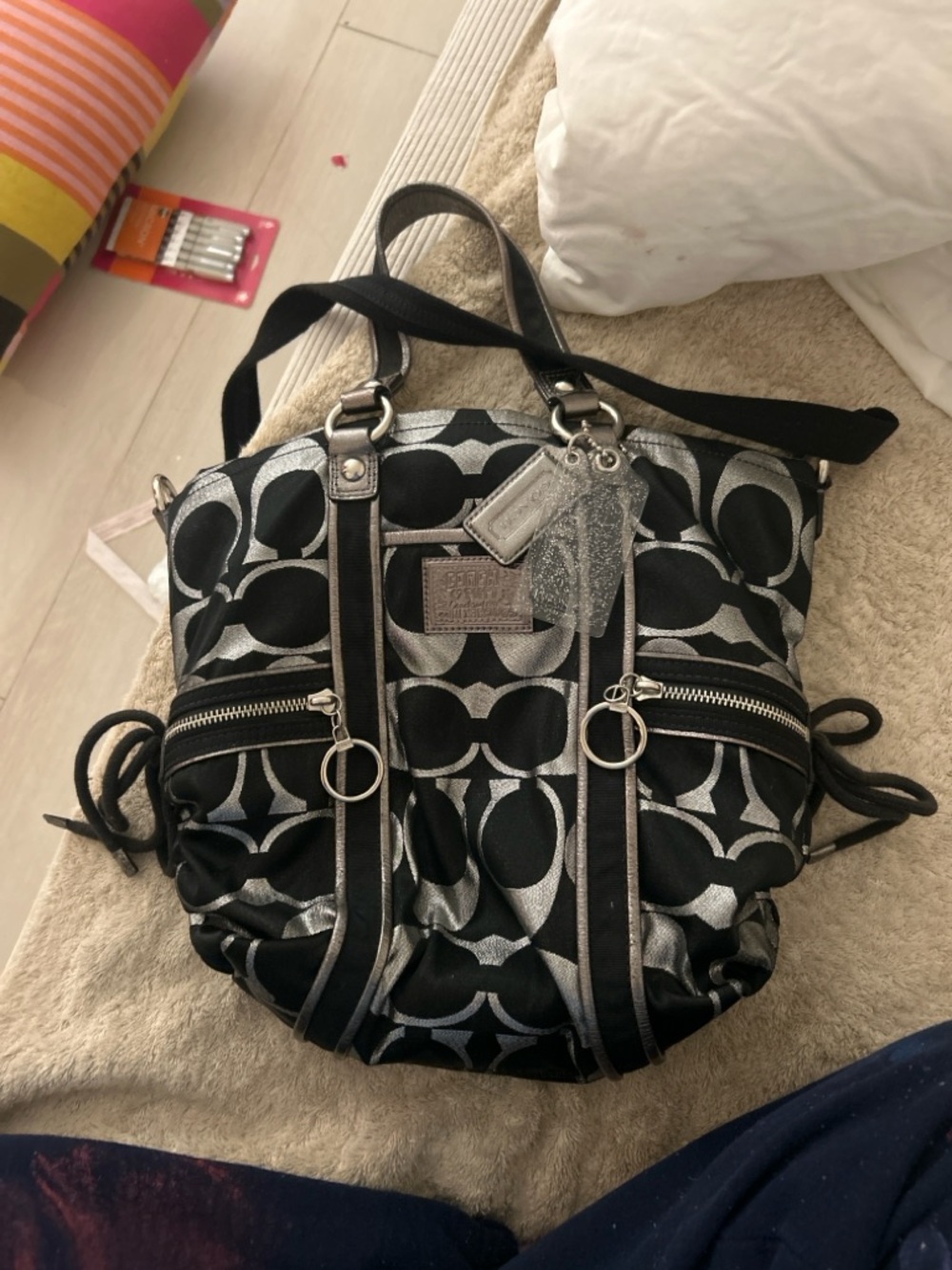 Coach Poppy Silver & Black Spotlight Satchel - Picture 9 of 10